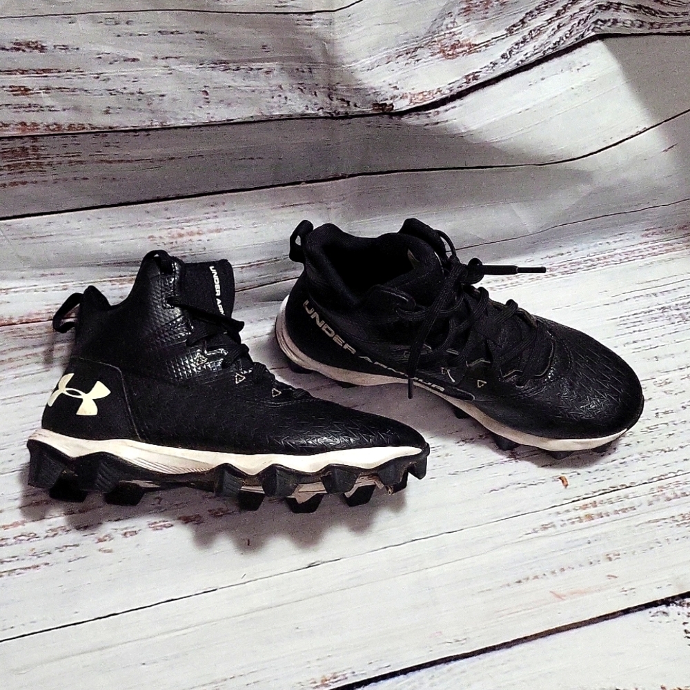 UA cleats 4